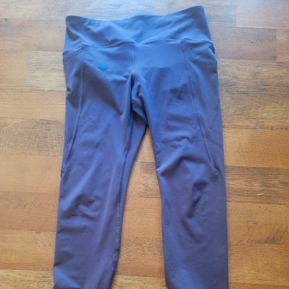 Under Armour Size L yoga pants/ legging